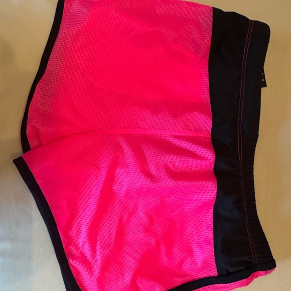 New with tags pink mesh breed well shorts - Picture 3 of 3